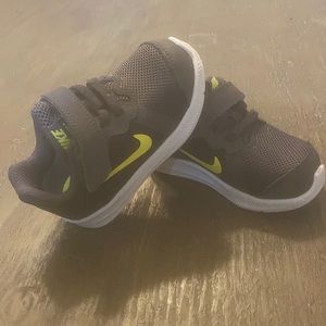 Nike infant size 5